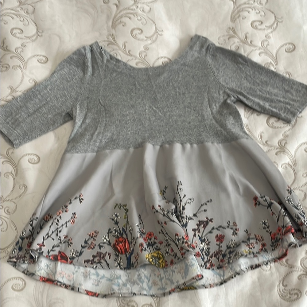 Moth Gray Floral Tunic Top